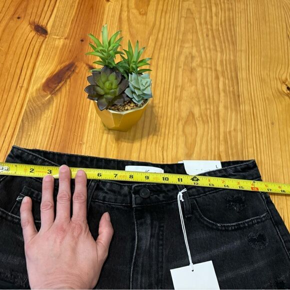 NWT Kancan Kaya High Rise Distressed Look Shorts Women’s Size LRG Black - Picture 11 of 13